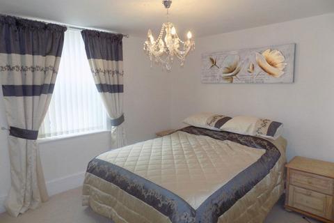 2 bedroom flat for sale, The Strand, Exmouth, Devon, EX8 1AB