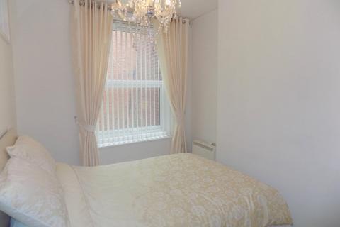 2 bedroom flat for sale, The Strand, Exmouth, Devon, EX8 1AB