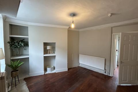 1 bedroom flat to rent, Basement Flat, Hardy Street, Maidstone, Kent, ME14 2SH