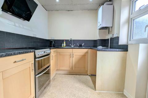 2 Eleanor Close, Passfield, Liphook, GU30 7TX