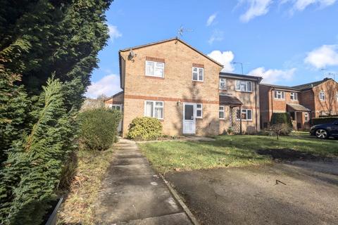 2 Eleanor Close, Passfield, Liphook, GU30 7TX