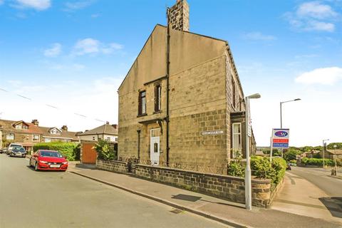 4 bedroom duplex to rent, Fourlands Road, Bradford BD10