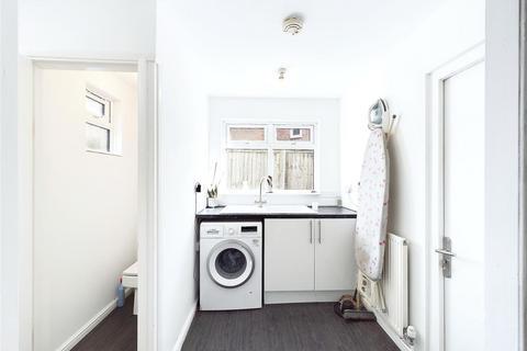 4 Helen Close, West Molesey, KT8 2PU