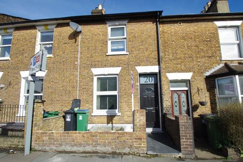 3 bedroom terraced house to rent, Langley Road, Watford, WD17