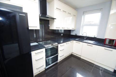 3 bedroom terraced house to rent, Langley Road, Watford, WD17