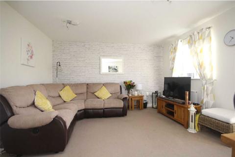 3 bedroom terraced house to rent, Trowbridge Close, Wiltshire SN2