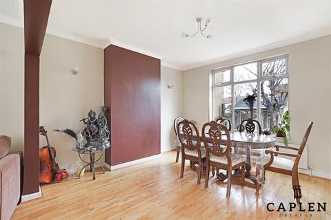 3 bedroom house for sale, Castleview Gardens, Gants Hill