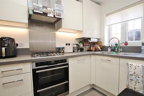 2 bedroom semi-detached house for sale, Jersey Close, Knaphill GU21