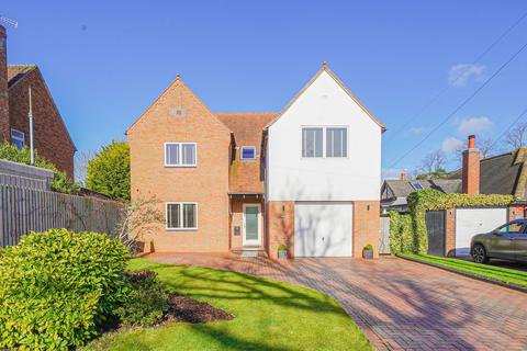 4 bedroom detached house for sale, Mill Lane, Dorridge, B93