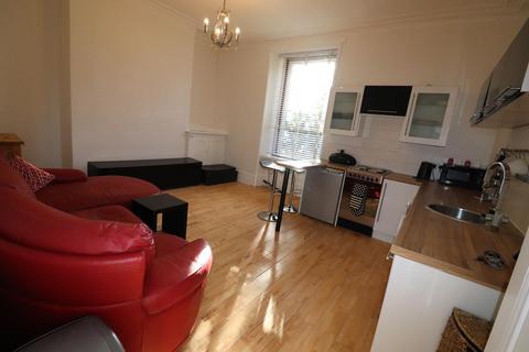 2 bedroom flat to rent, Esslemont Avenue, Basement Right, AB25