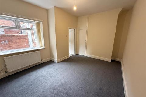 2 bedroom flat to rent, Chirton West View, North Shields, North Tyneside