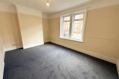 2 bedroom flat to rent, Chirton West View, North Shields, North Tyneside