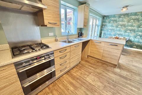 3 Llys Ynysgeinon, Godrergraig, Swansea, SA9 2BJ