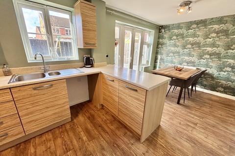 3 Llys Ynysgeinon, Godrergraig, Swansea, SA9 2BJ