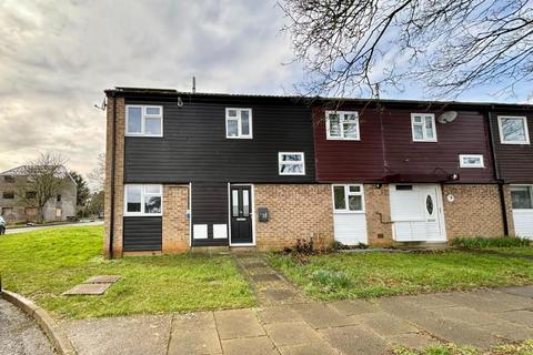 3 bedroom end of terrace house for sale, South Holme Court, Thorplands, Northampton NN3