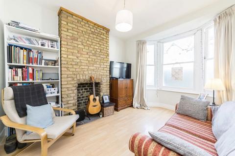 1 bedroom flat to rent, Duntshill Road, London SW18