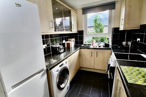 4 bedroom flat to rent, Sighthill Terrace, Sighthill, Edinburgh, EH11