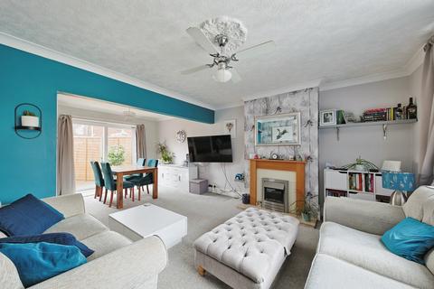 3 bedroom terraced house for sale, Saffrondale, Anlaby, Hull,  HU10 6QD