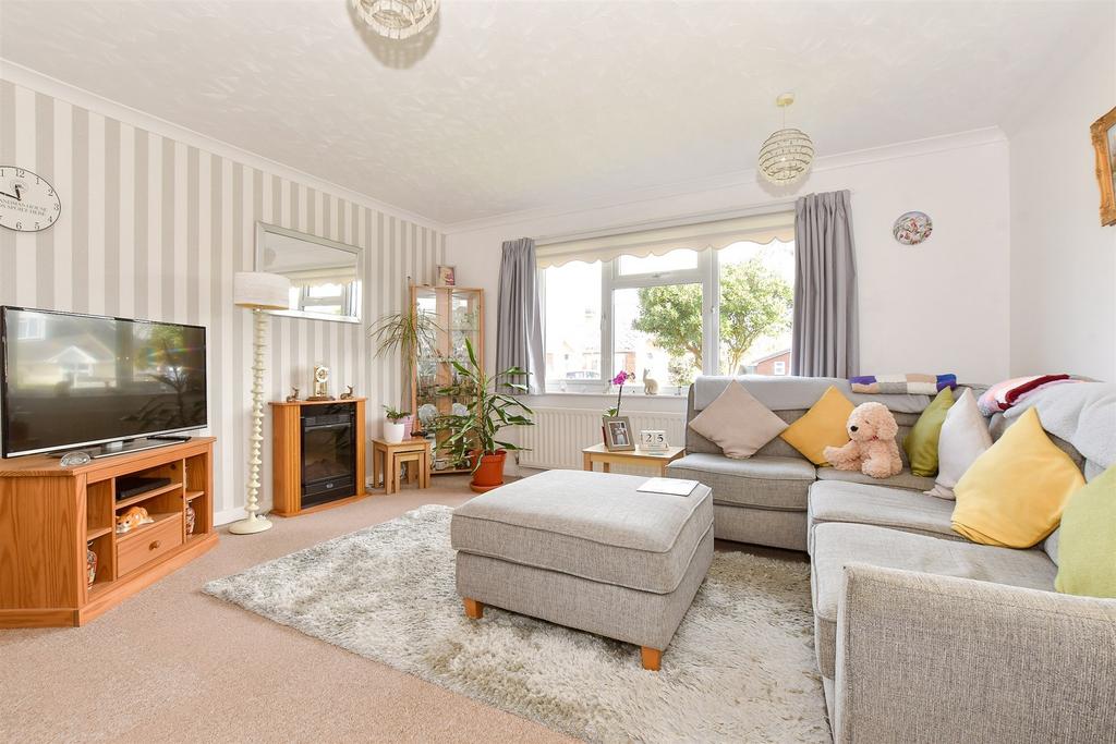 Lounge/ Dining Room