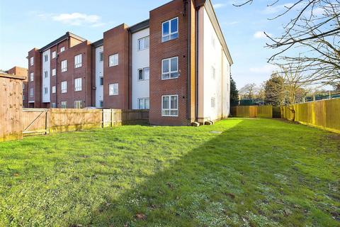 2 bedroom flat for sale, Mayfield Road, Hersham, Walton-On-Thames