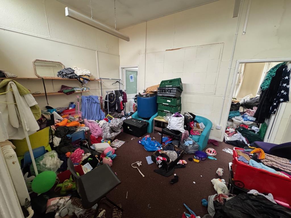General view of one of the rooms 4