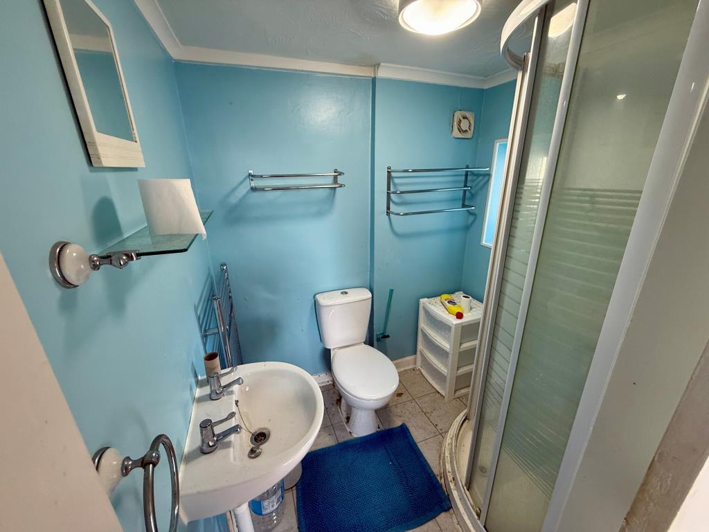 Shower room with W.C.