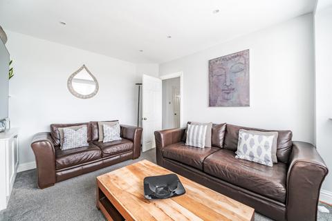 2 bedroom maisonette for sale, Brampton Gardens, Hersham, Surrey, KT12