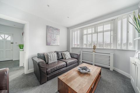 2 bedroom maisonette for sale, Brampton Gardens, Hersham, Surrey, KT12