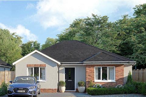 2 bedroom bungalow for sale, South Street, Pennington, Hampshire, SO41