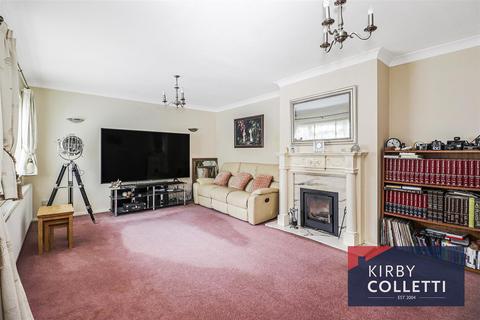 undefined, Howfield Green, Hoddesdon