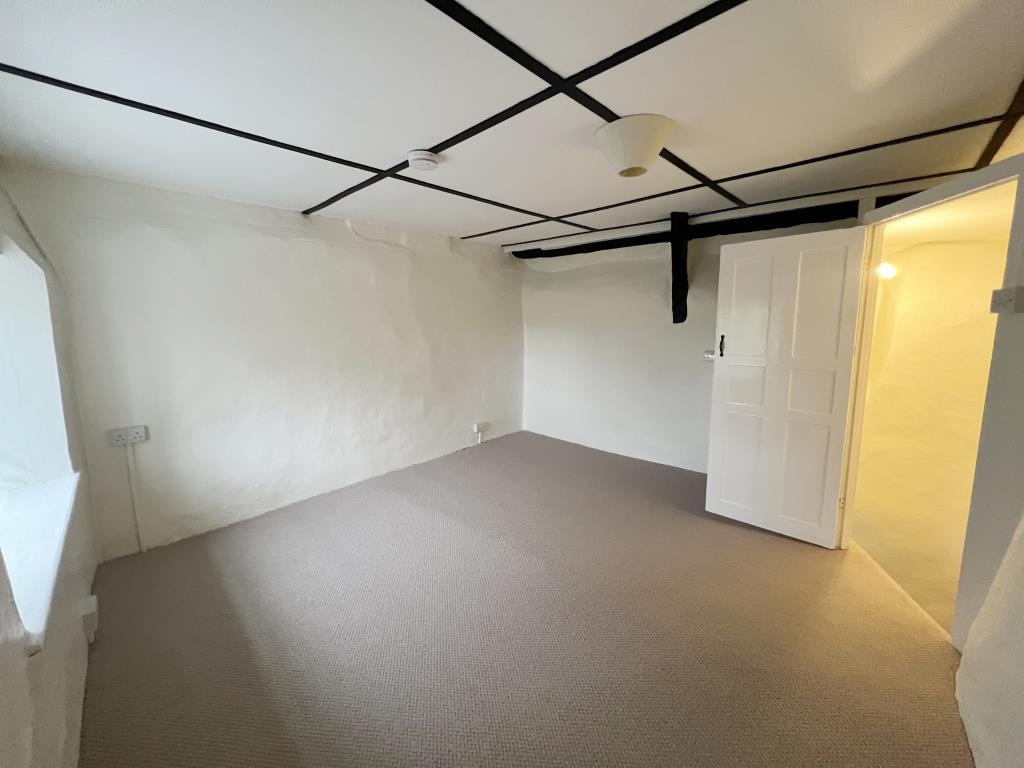 General view of the bedroom