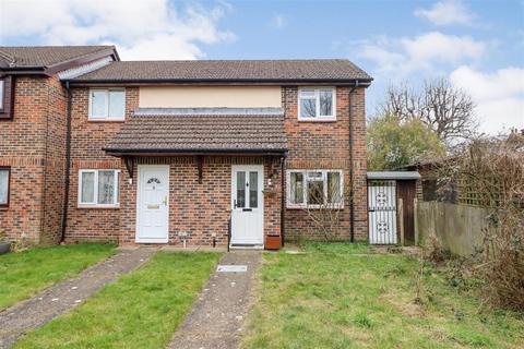 2 bedroom end of terrace house for sale, Perth Way, Horsham