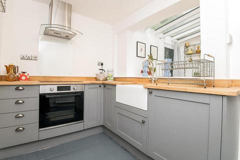 15 Albion Place, Exeter, EX4 6LH