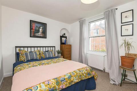 15 Albion Place, Exeter, EX4 6LH