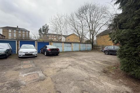 1 bedroom flat for sale, Flat 5, Oakwood Court, 7 Avenue Road, South Norwood, London