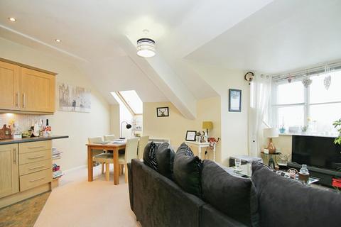 2 bedroom flat for sale, 61 The Elms, Henconner Lane, Bramley, Leeds