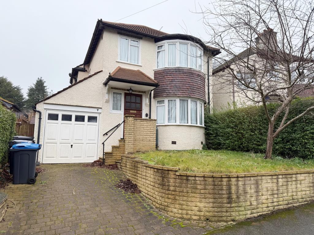 Front elevation fron the Vale