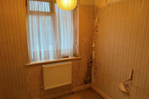 7 The Vale, Coulsdon, CR5 2AU