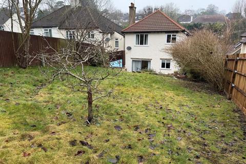 7 The Vale, Coulsdon, CR5 2AU