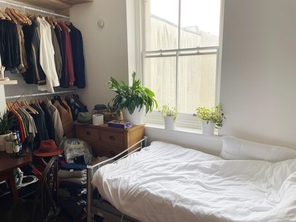 Studio room with window of flat 2