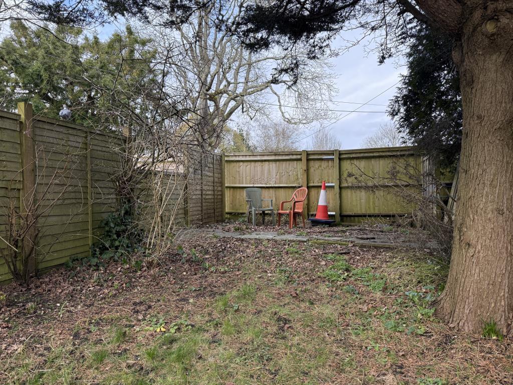 Garden with fenced boundary