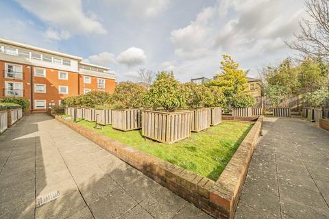 2 bedroom flat for sale, London Road, Kingston Upon Thames KT2