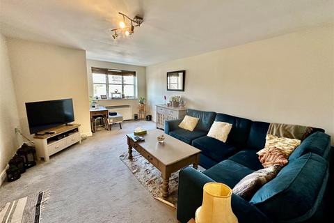 2 bedroom flat for sale, Arthur Road, Farnham