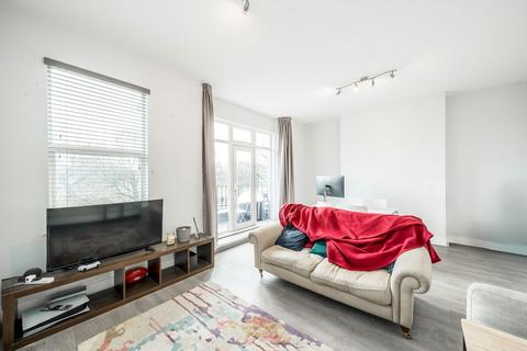 3 bedroom flat for sale, Clapham Common North Side, London SW4