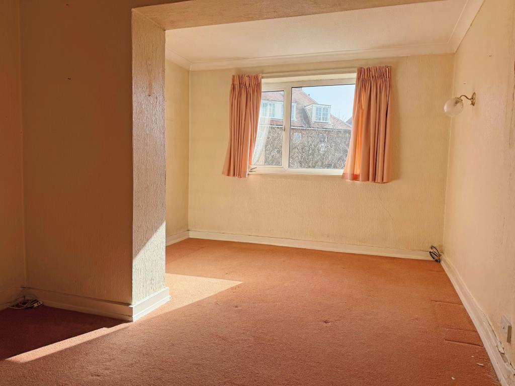 FF living room to rear with window