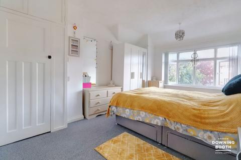 21 Weston Road, Lichfield, WS13 7NT