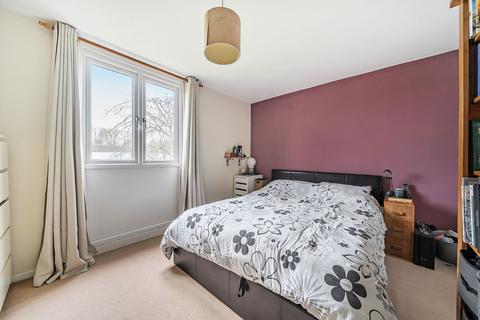 10 Cairngorm Close, Basingstoke, RG22 5DS