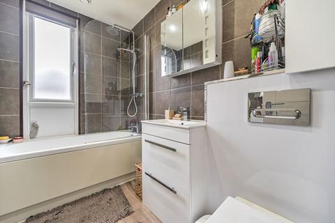 10 Cairngorm Close, Basingstoke, RG22 5DS