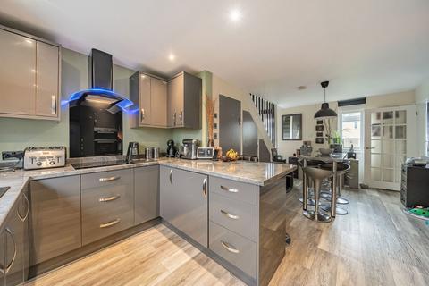 10 Cairngorm Close, Basingstoke, RG22 5DS