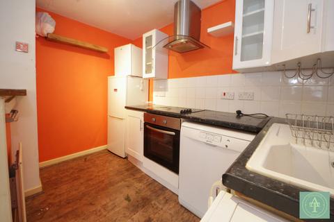2 Haynes Close, London, N11 1HH